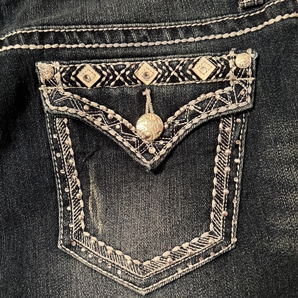 CATO Premium Denim Embellished Shorts - Size 10 - Picture 3 of 5